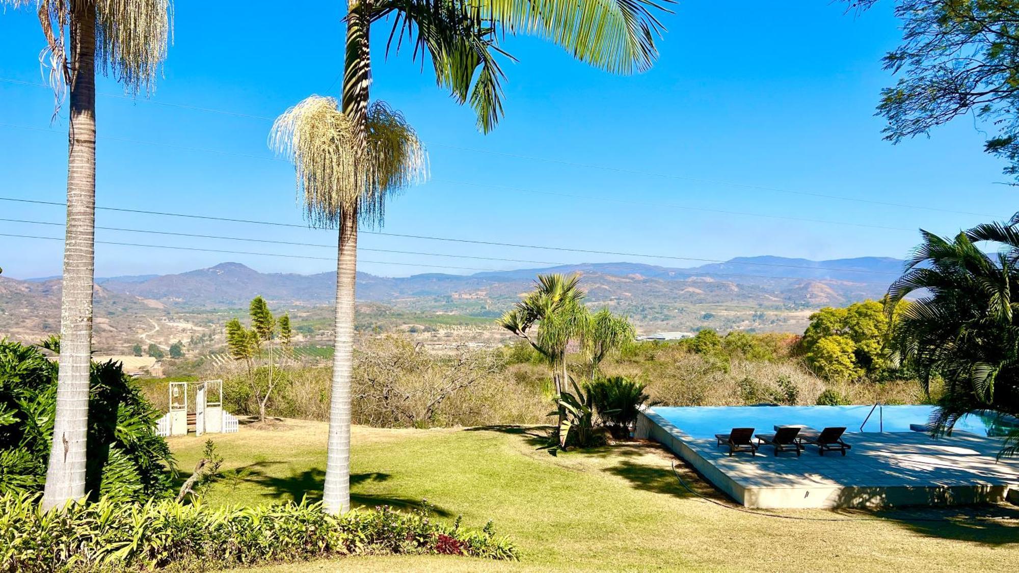 Loerieroep Estate - Mountainview Selfcatering Accommodation Nelspruit 内尔斯普雷特 外观 照片