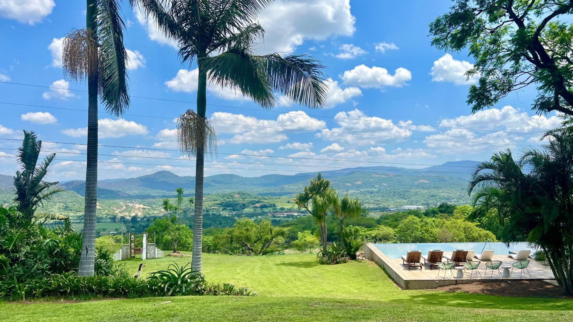 Loerieroep Estate - Mountainview Selfcatering Accommodation Nelspruit 内尔斯普雷特 外观 照片