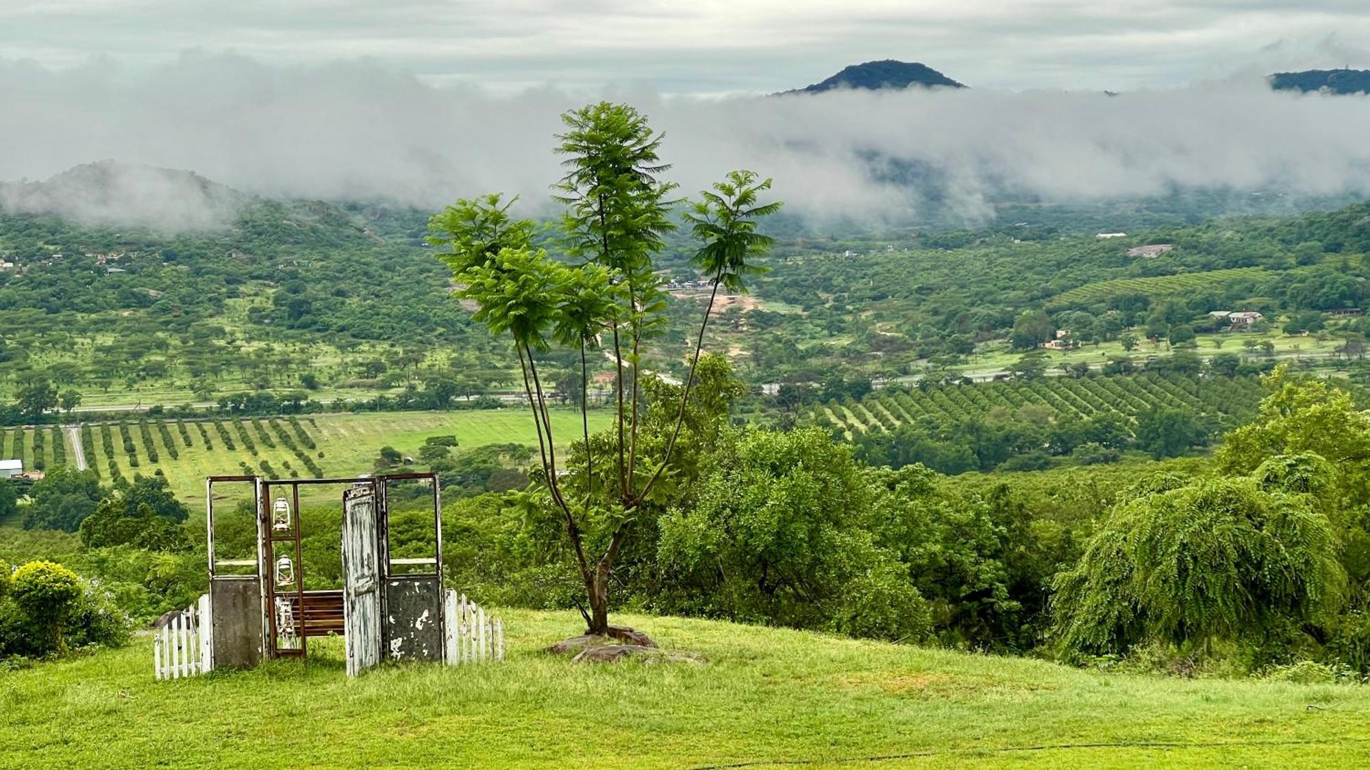 Loerieroep Estate - Mountainview Selfcatering Accommodation Nelspruit 内尔斯普雷特 外观 照片